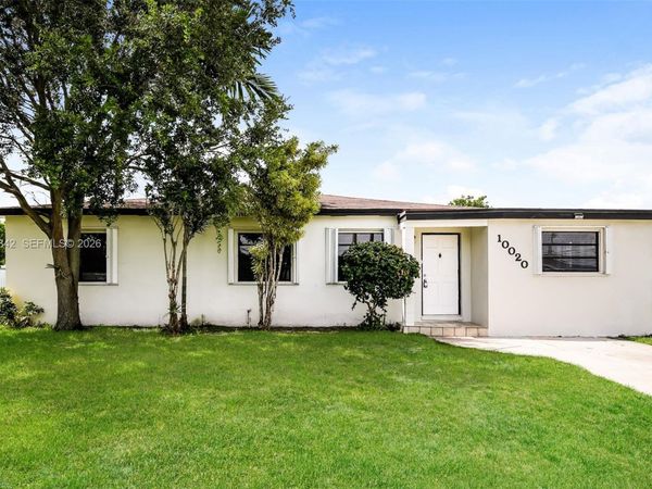 10020 SW 37th St, Miami, FL 33165