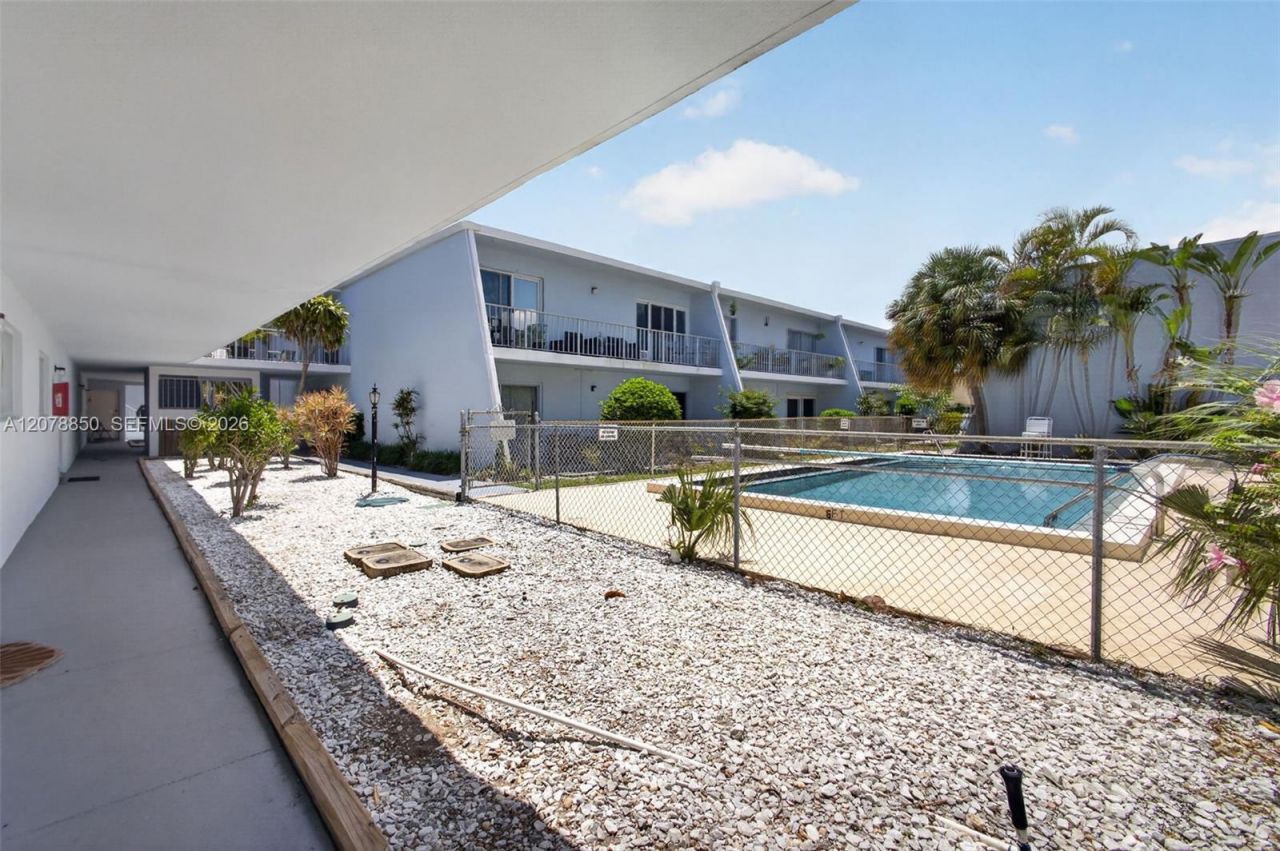 725 Hummingbird Way , Unit 109, North Palm Beach, FL 33408 Photo