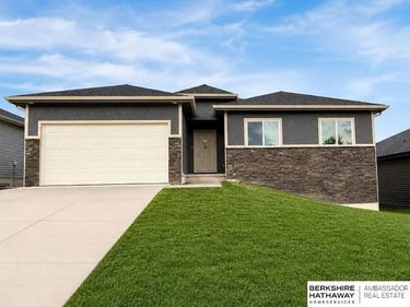 7613 S 34 Street, Omaha, NE 68147
