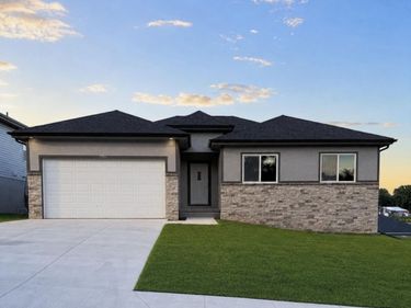 7613 S 34 Street, Omaha, NE 68147