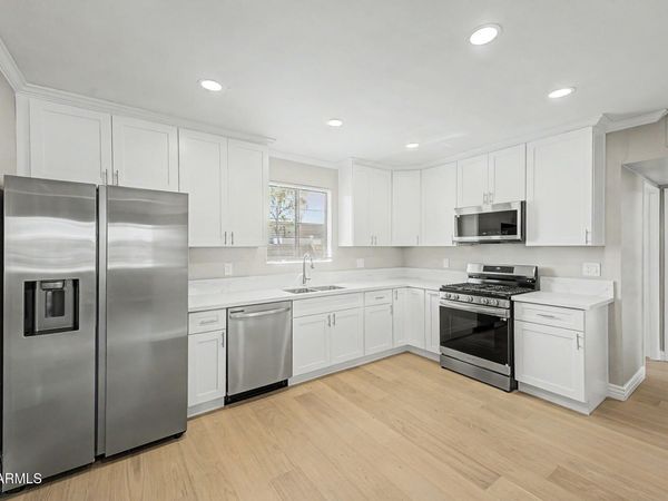 2812 N 32ND Place, Phoenix, AZ 85008