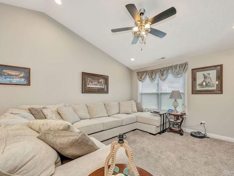 735 Villa Court, Trenton, OH 45067 Photo 9