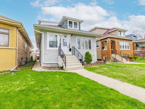 3739 Clinton Avenue , Berwyn, IL 60402