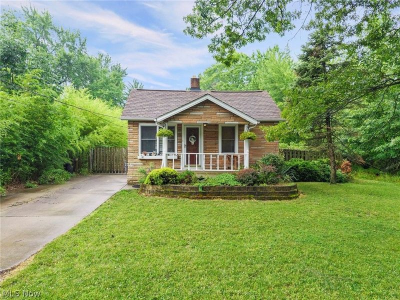 21073 Morris Drive, Strongsville, OH 44149 Photo 2