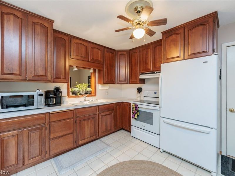 5029 Oakview Drive, Vermilion, OH 44089 Photo 11