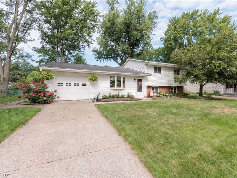 5029 Oakview Drive, Vermilion, OH 44089 Photo 2