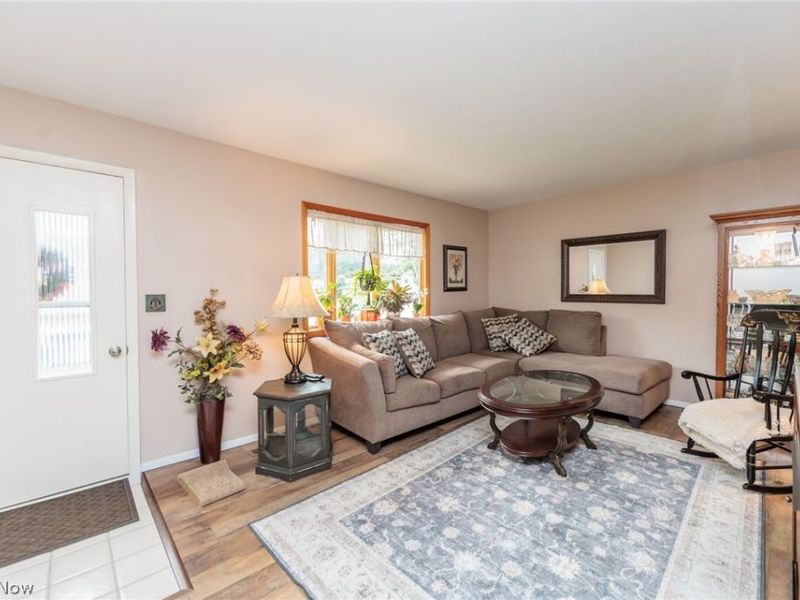 5029 Oakview Drive, Vermilion, OH 44089 Photo 3