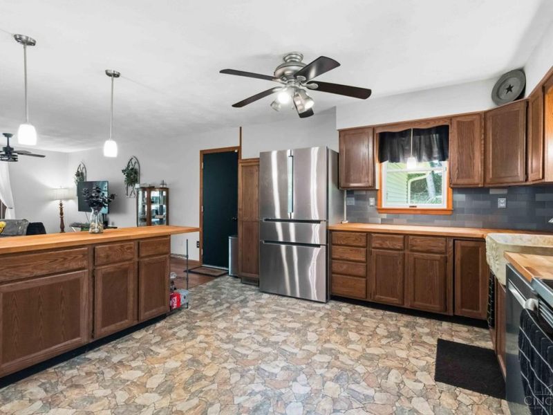 1084 Brown Road, Washington Township, OH 45177 Photo 9