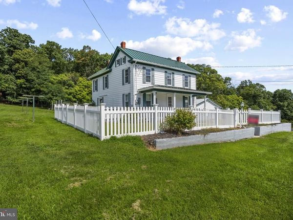 1195 LOOP ROAD, GERRARDSTOWN, WV 25420