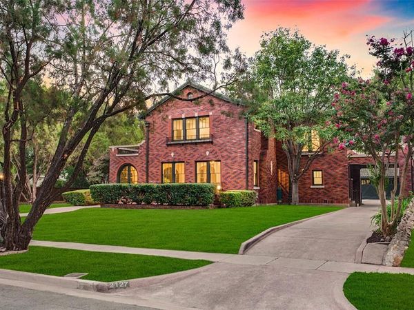 2127 Pembroke Drive, Fort Worth, TX 76110