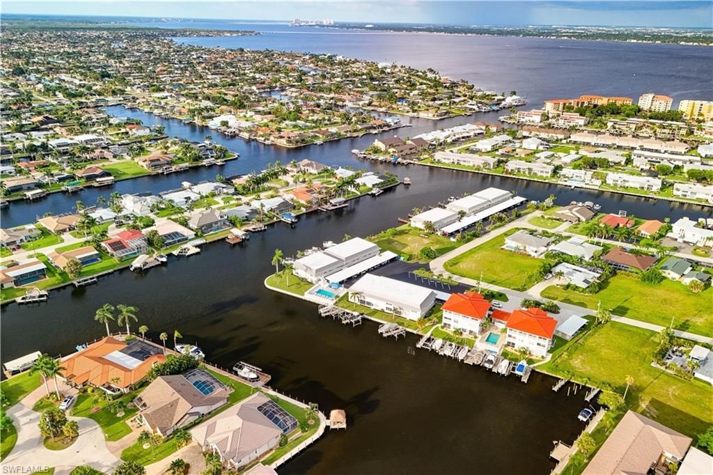 4104 SE 18th Ave, Unit 2D, Cape Coral, FL 33904 Photo