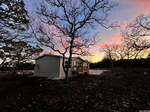 460 S VINE ST, Kerrville, TX 78028