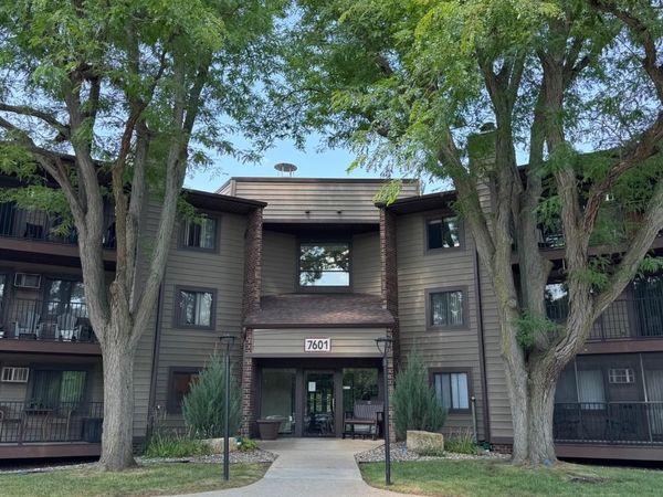 7601 W 101st Street , Unit 114, Bloomington, MN 55438