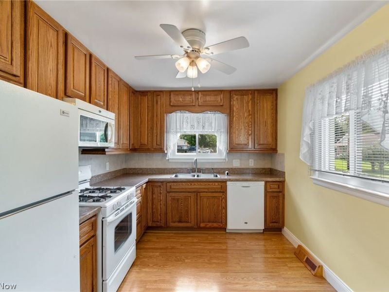 543 Edith Avenue, Akron, OH 44312 Photo 8