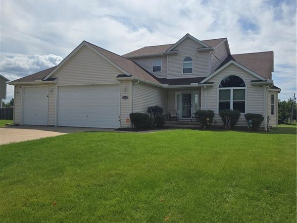 26122 Buckthorn Road , Oakwood, OH 44146
