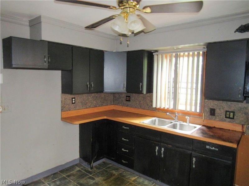 4067 E 187th Street, Cleveland, OH 44122 Photo 2