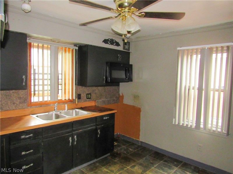 4067 E 187th Street, Cleveland, OH 44122 Photo 3