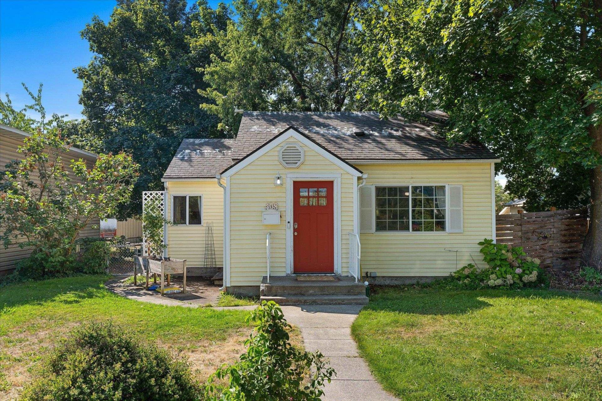 408 E Crown Ave, Spokane, WA 99207 Main Photo