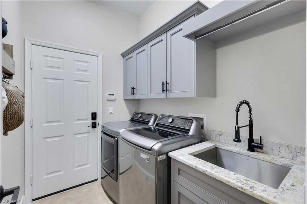 8223 Potomac Ln, Naples, FL 34104 Photo