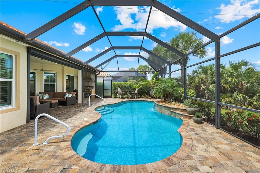 8223 Potomac Ln, Naples, FL 34104 Photo