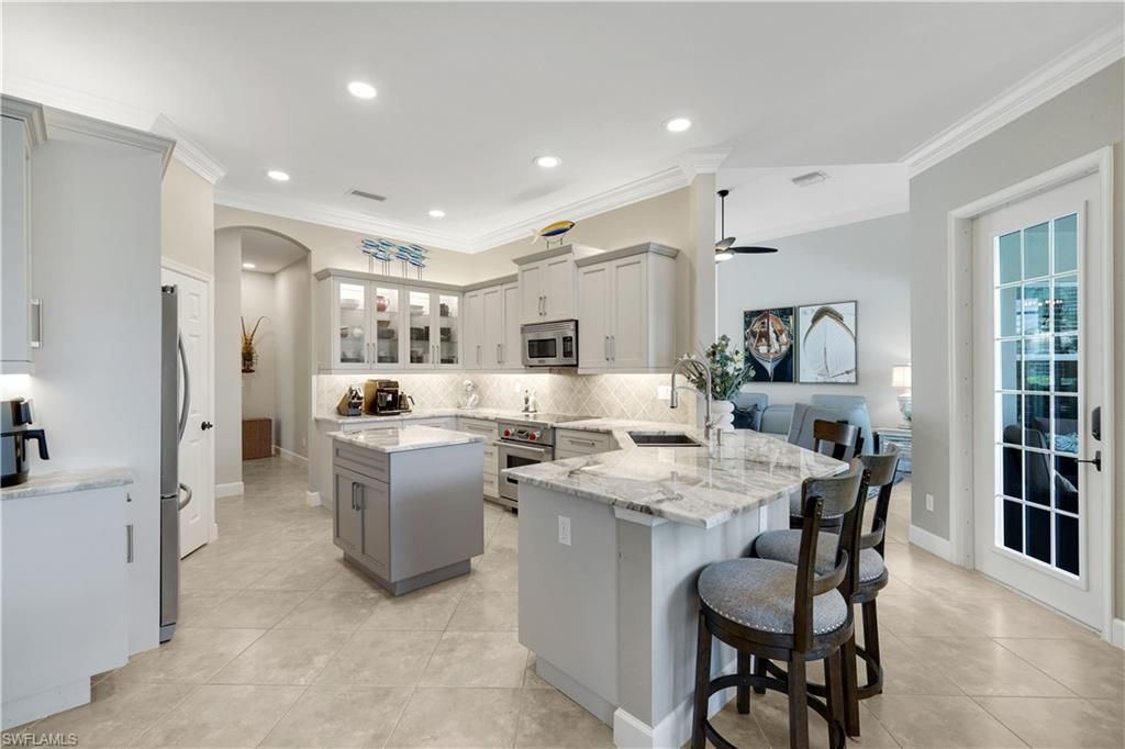 8223 Potomac Ln, Naples, FL 34104 Photo