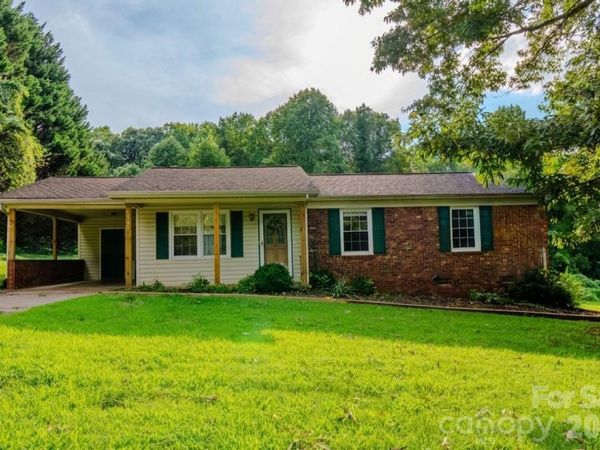 1139 Loblolly Lane , Unit 4, Newton, NC 28658