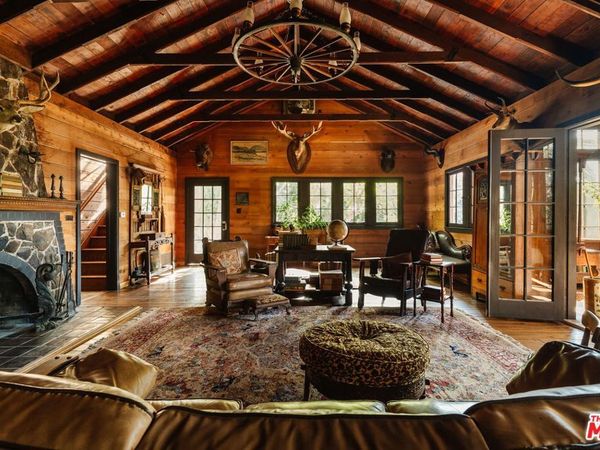 21007 Waveview Drive, Topanga, CA 90290