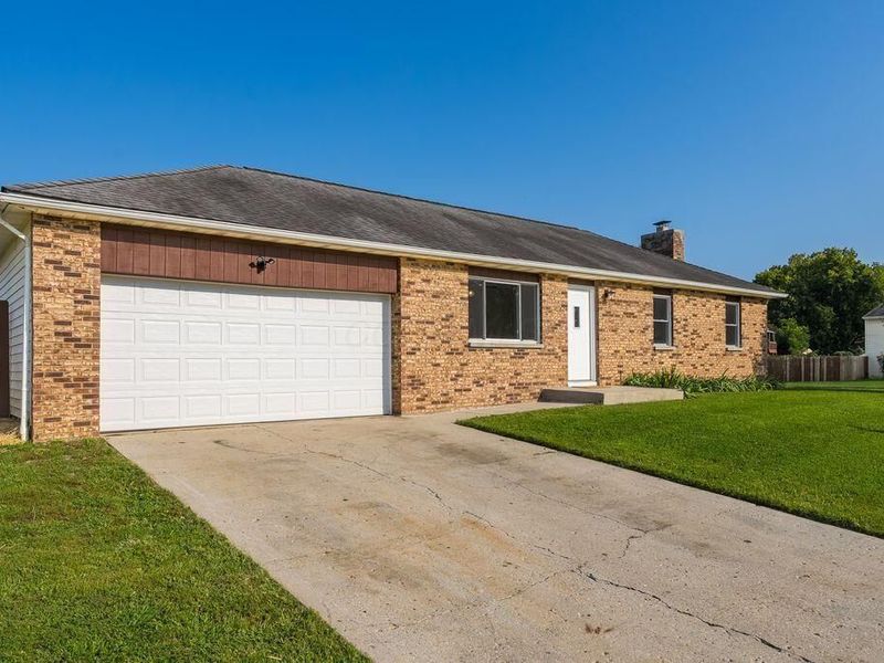 1504 Red Leaf Lane, Columbus, OH 43223 Photo 2
