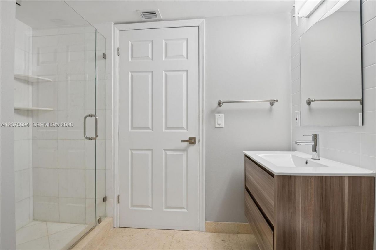 3500 Mystic Pointe Dr , Unit 805, Aventura, FL 33180 Photo