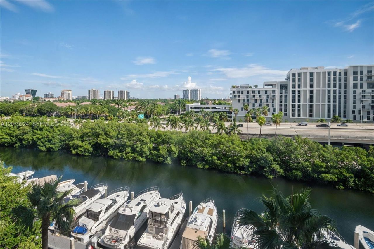 3500 Mystic Pointe Dr , Unit 805, Aventura, FL 33180 Photo