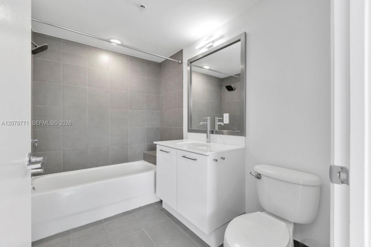 92 SW 3rd St , Unit 1403, Miami, FL 33130 Photo
