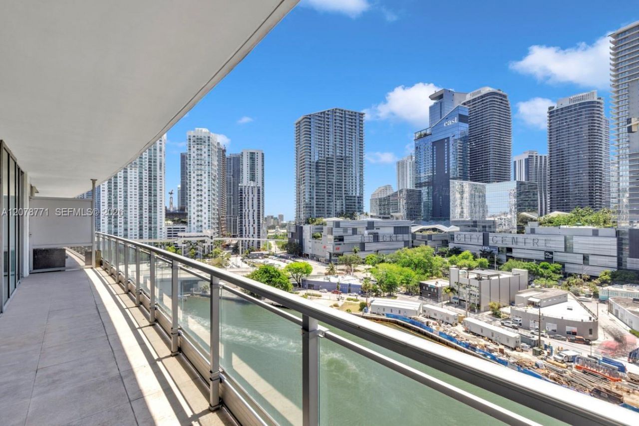 92 SW 3rd St , Unit 1403, Miami, FL 33130 Photo