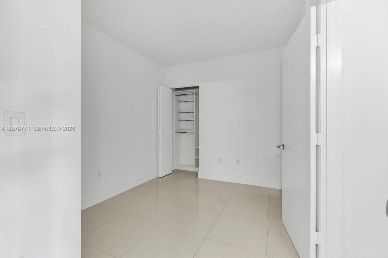 92 SW 3rd St , Unit 1403, Miami, FL 33130 Photo