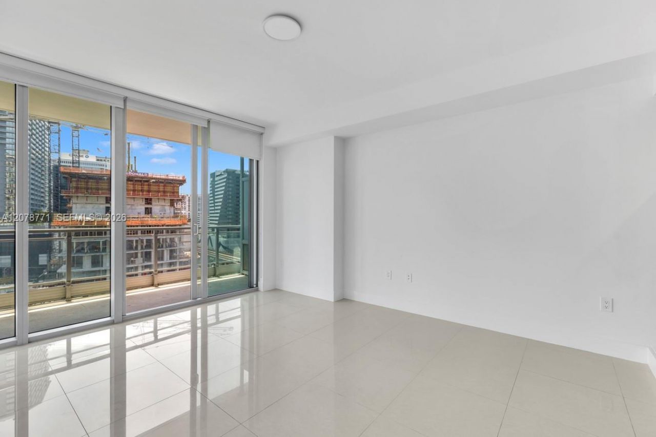 92 SW 3rd St , Unit 1403, Miami, FL 33130 Photo