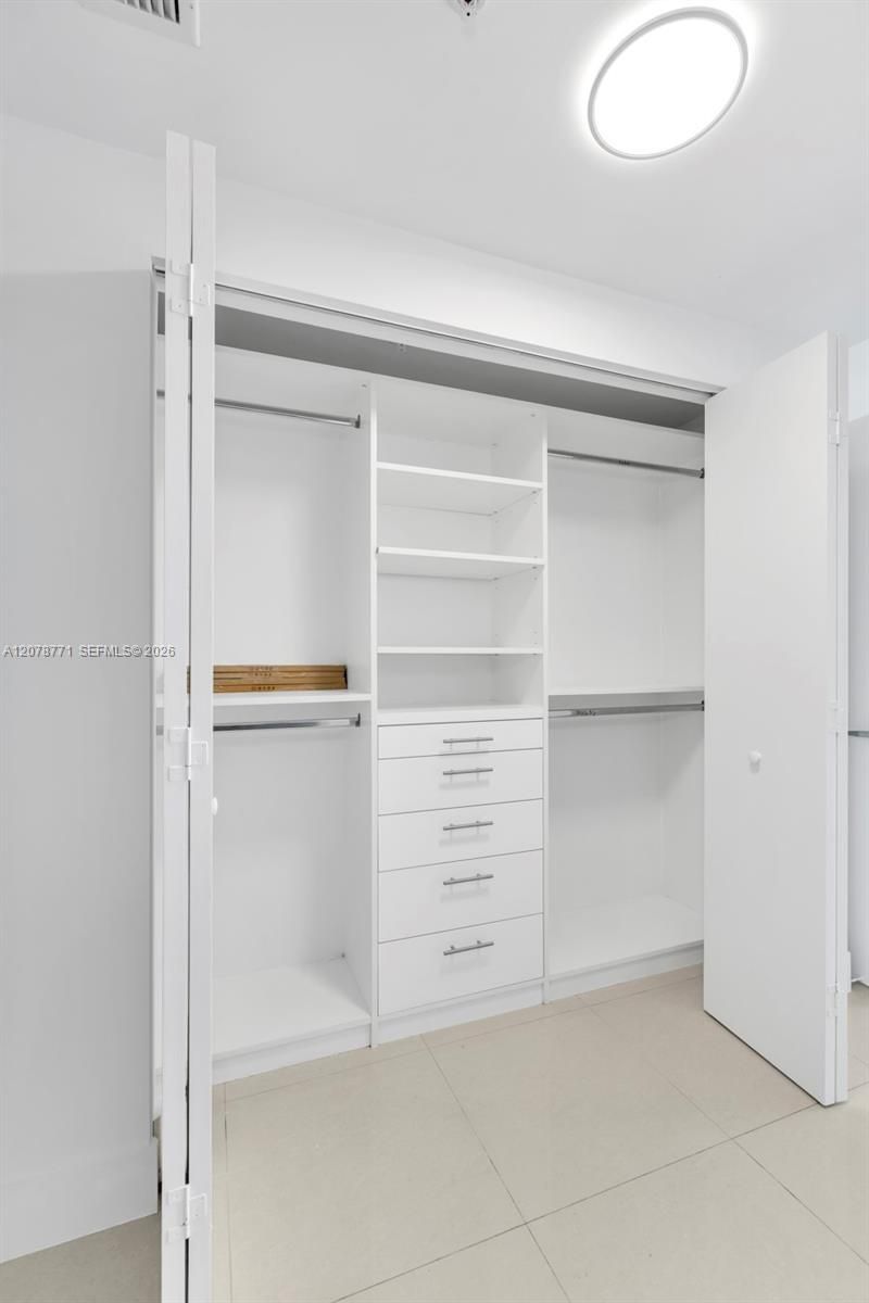 92 SW 3rd St , Unit 1403, Miami, FL 33130 Photo