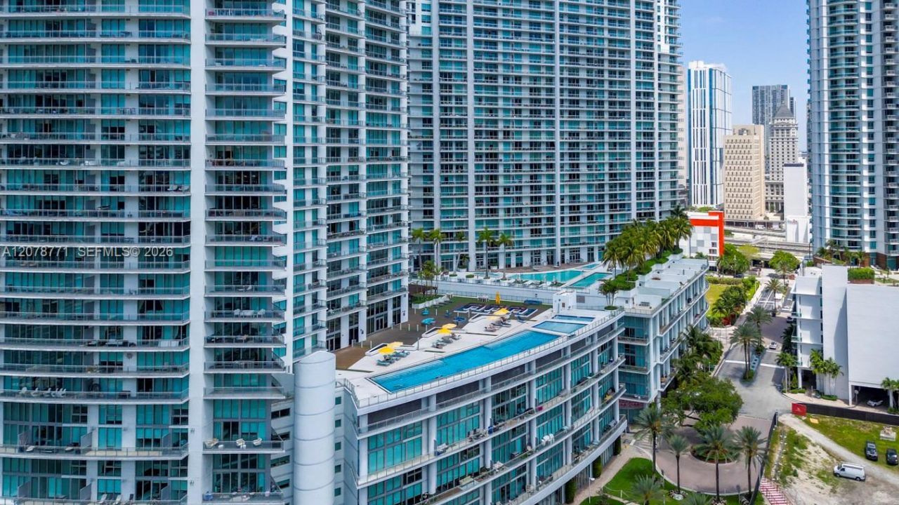 92 SW 3rd St , Unit 1403, Miami, FL 33130 Photo