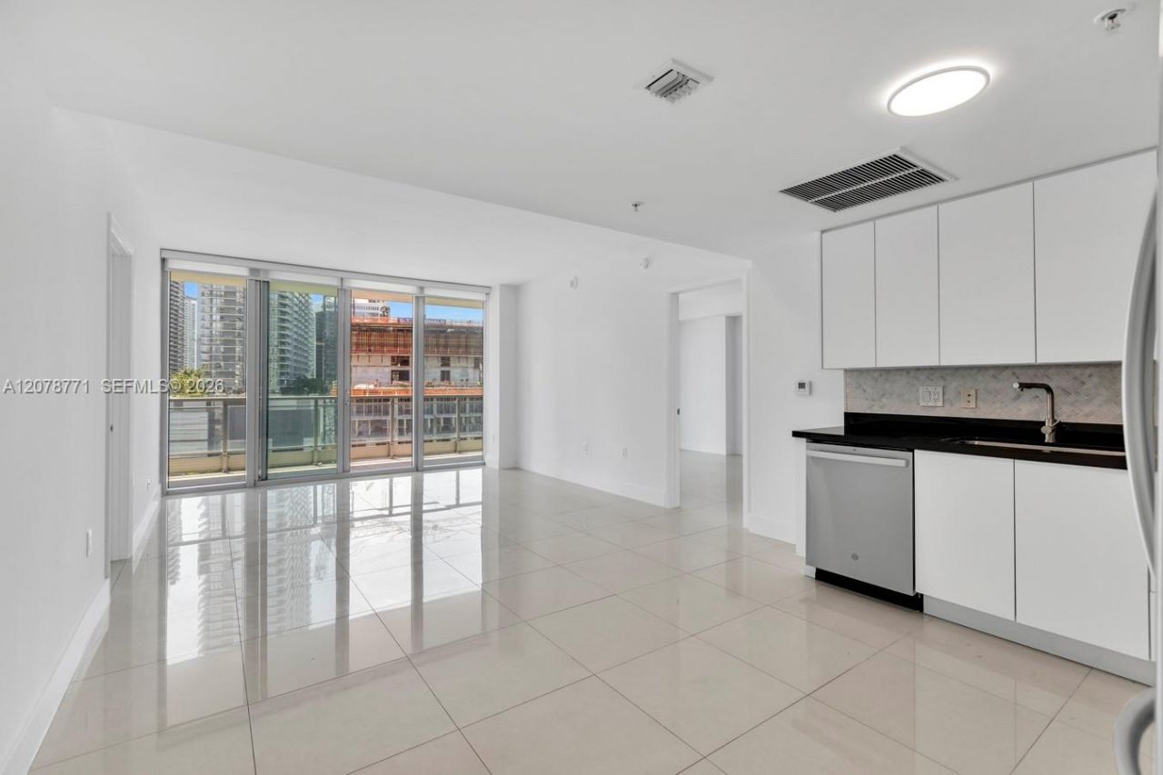 92 SW 3rd St , Unit 1403, Miami, FL 33130 Photo