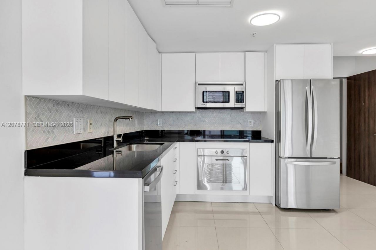 92 SW 3rd St , Unit 1403, Miami, FL 33130 Photo