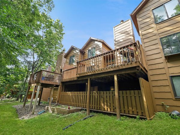7020 Oak Brook Drive, Urbandale, IA 50322