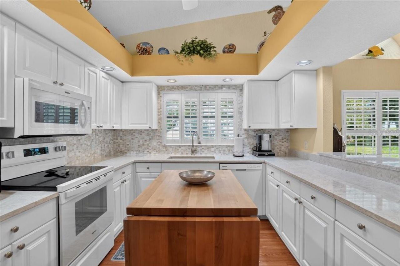 7165 Melrose Place , Bradenton, FL 34203 Photo