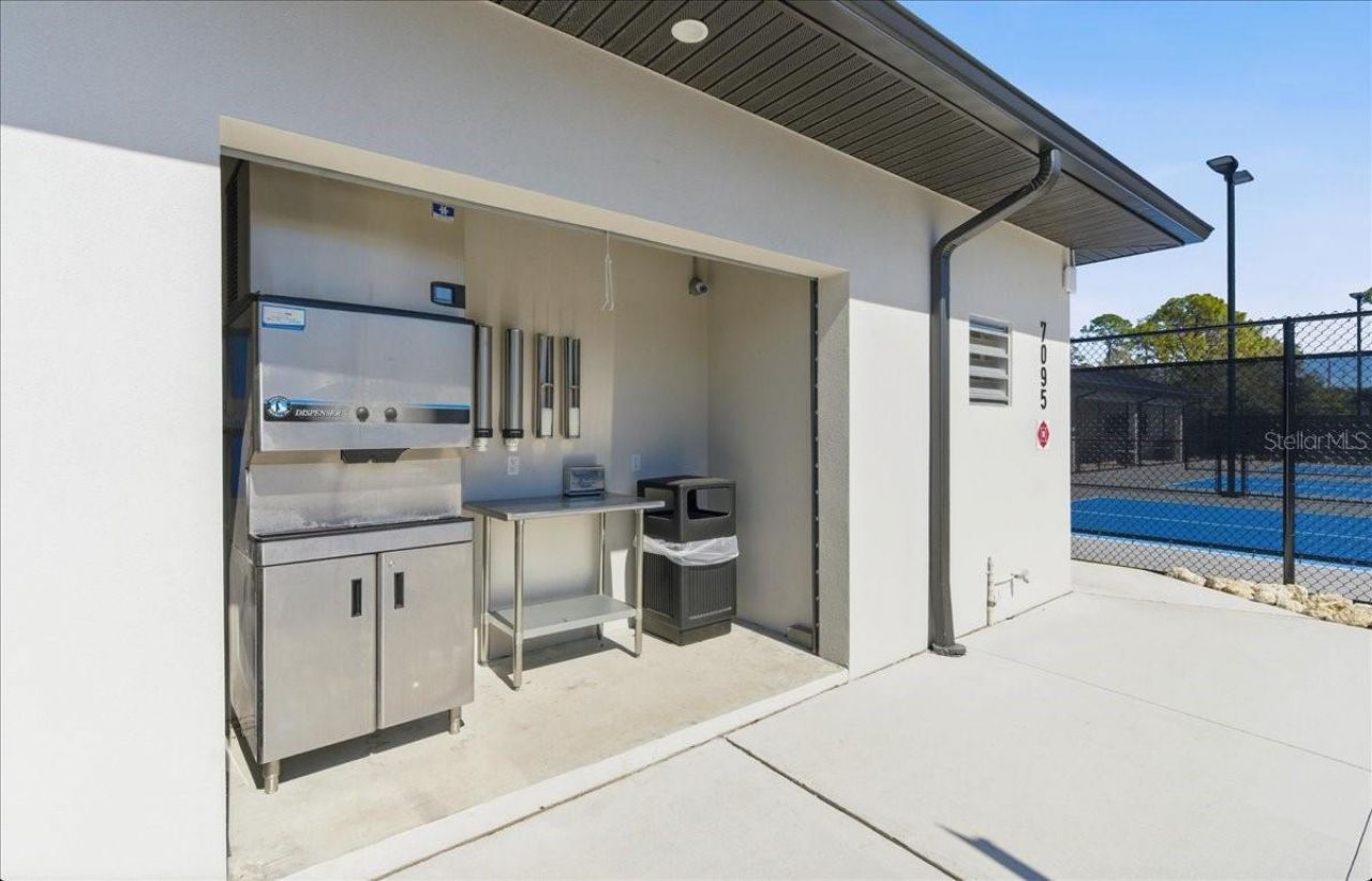 7165 Melrose Place , Bradenton, FL 34203 Photo