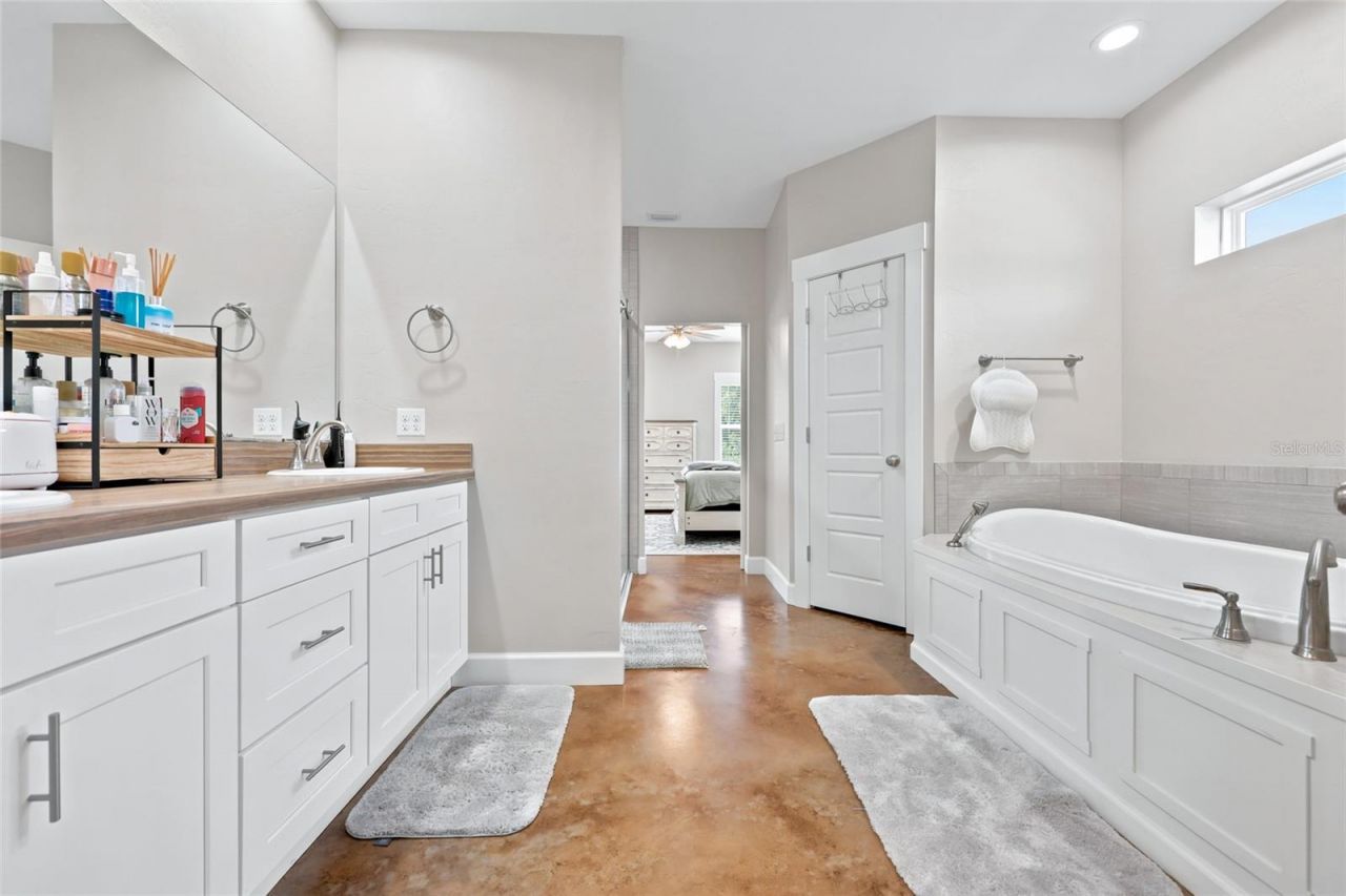 5600 SW County Road 240 , Lake City, FL 32024 Photo