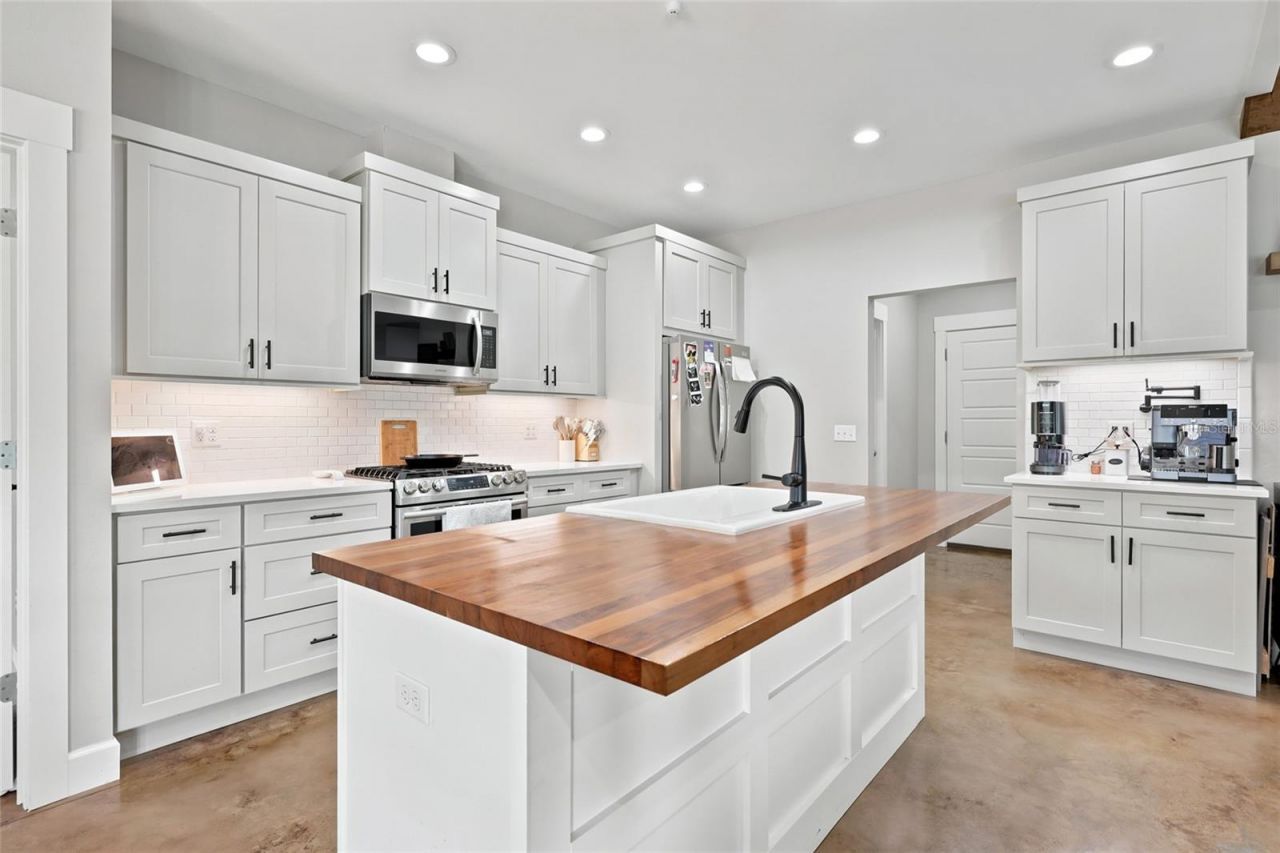 5600 SW County Road 240 , Lake City, FL 32024 Photo