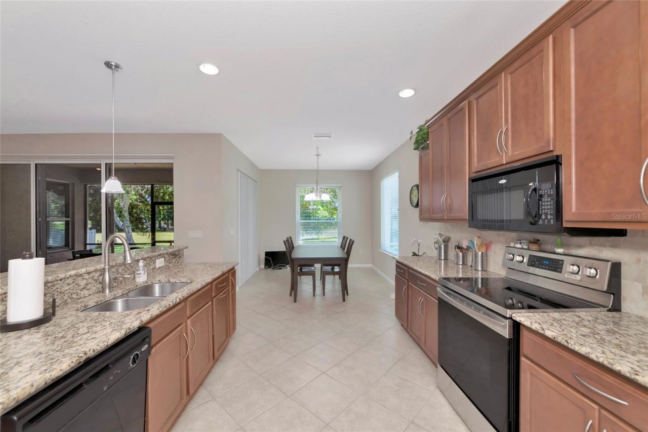 6816 46th Terrace E, Bradenton, FL 34203 Photo
