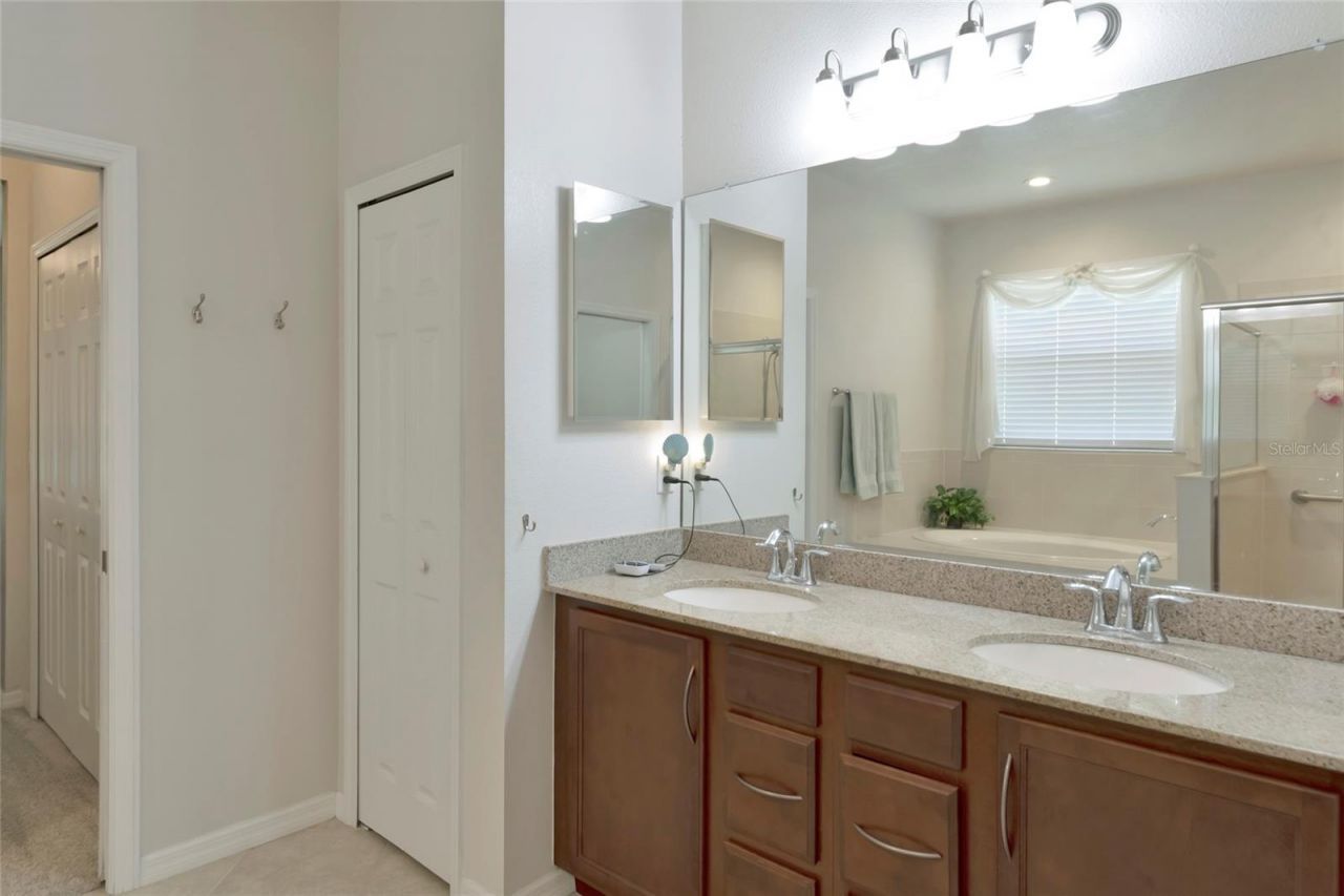 6816 46th Terrace E, Bradenton, FL 34203 Photo