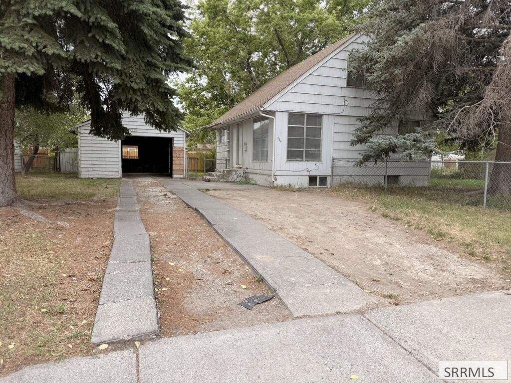 944 Poulson Street, Idaho Falls, ID 83401 Main Photo