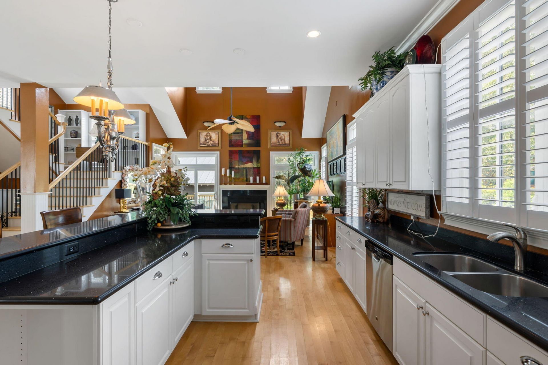 4013 E Amy Lane Photo 8