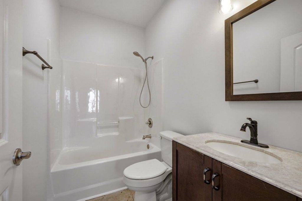 208 Vista Dr.  Photo 18