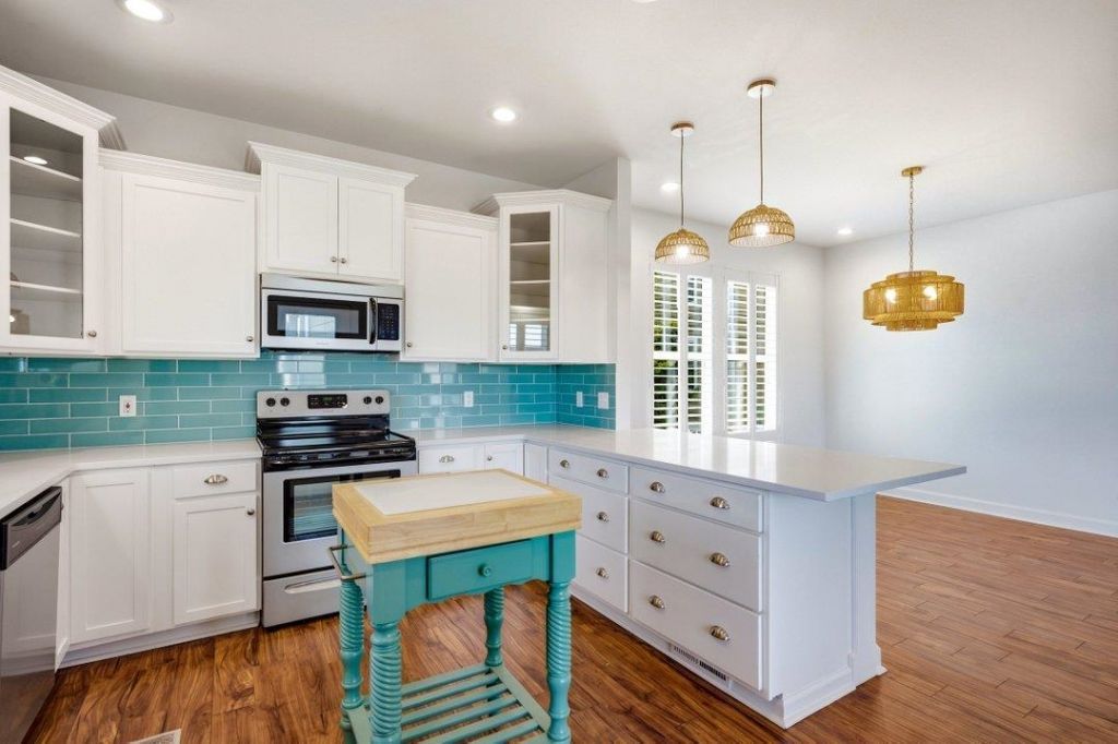 208 Vista Dr.  Photo 8