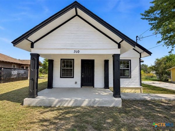 510 E Pine Street , Seguin, TX 78155